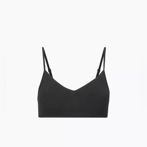 ARITZIA | TnAction TnaBUTTER™ Hold Tight Bra Top (NWOT)